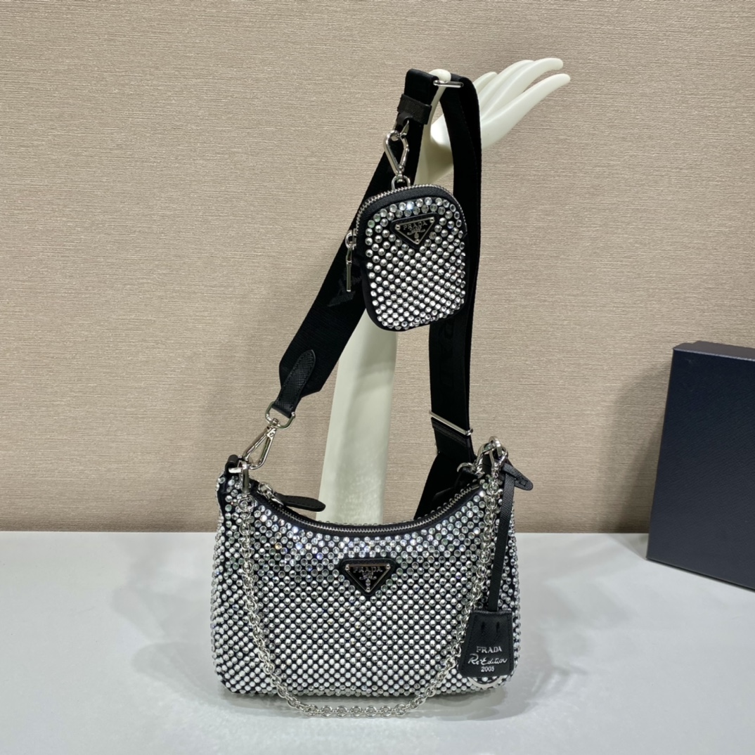 Pra*a re-edition 2005 bag