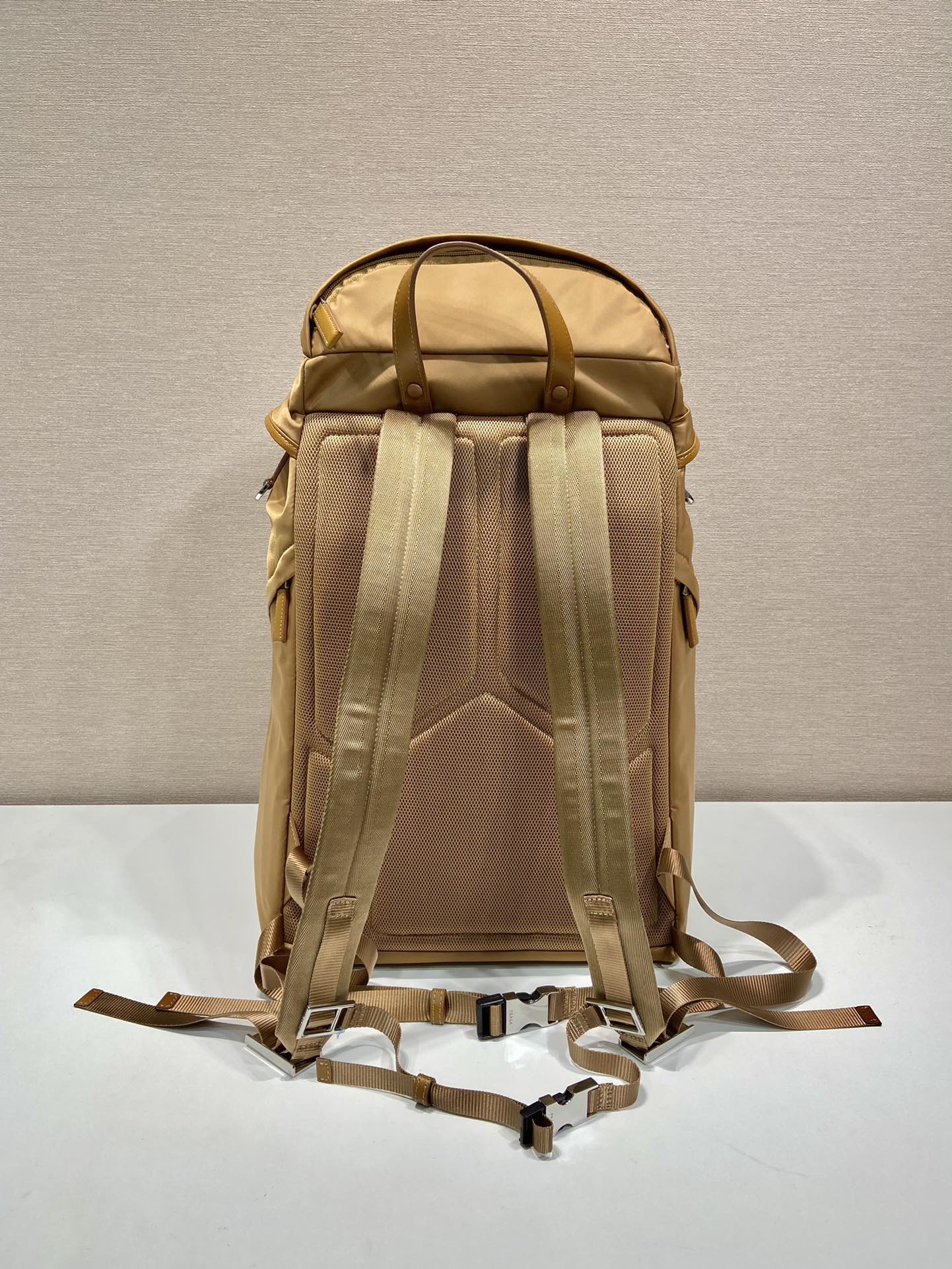 Pra*a backpack
