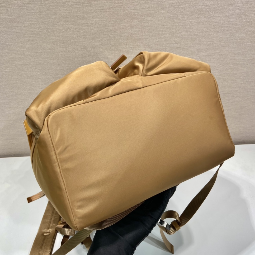 Pra*a backpack
