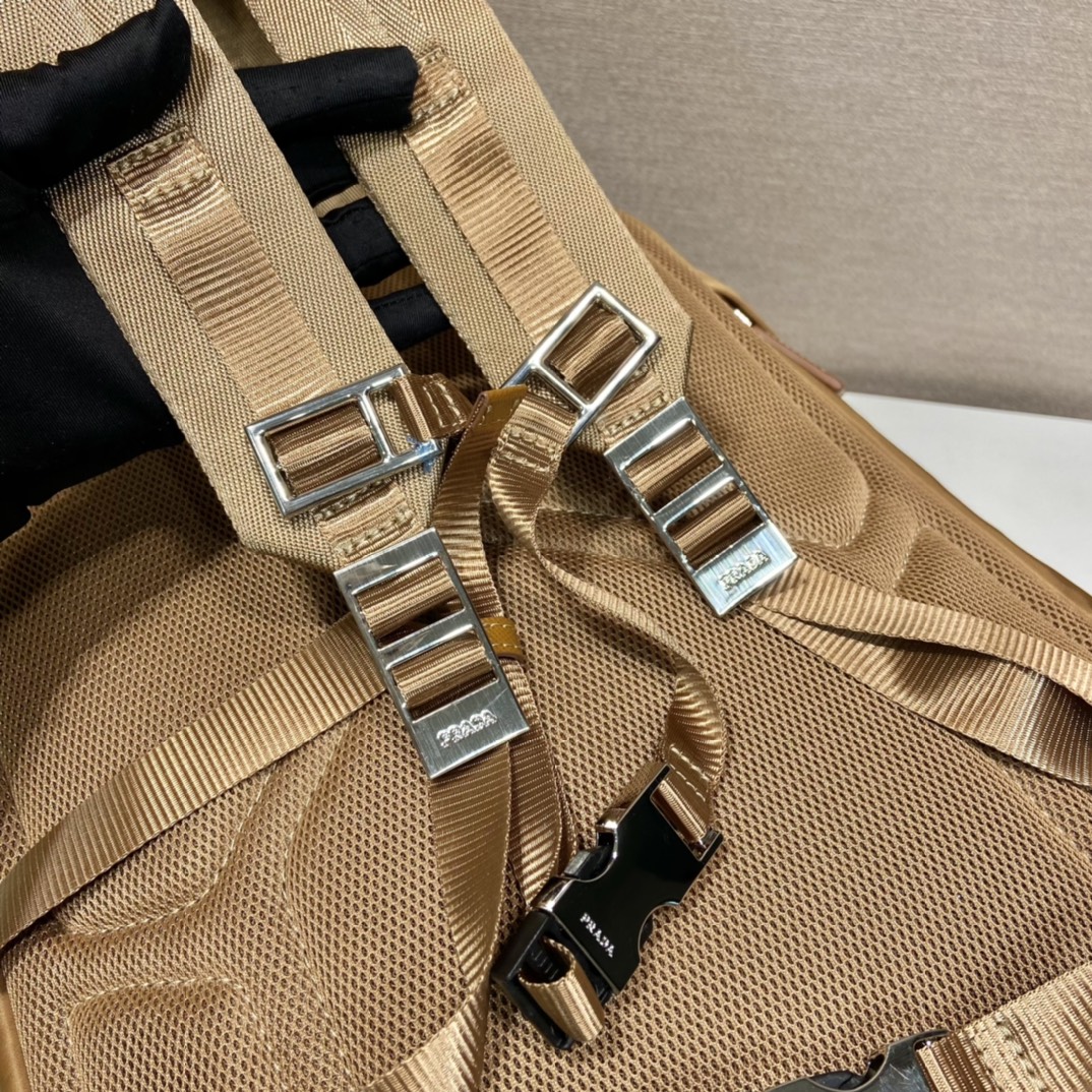 Pra*a backpack