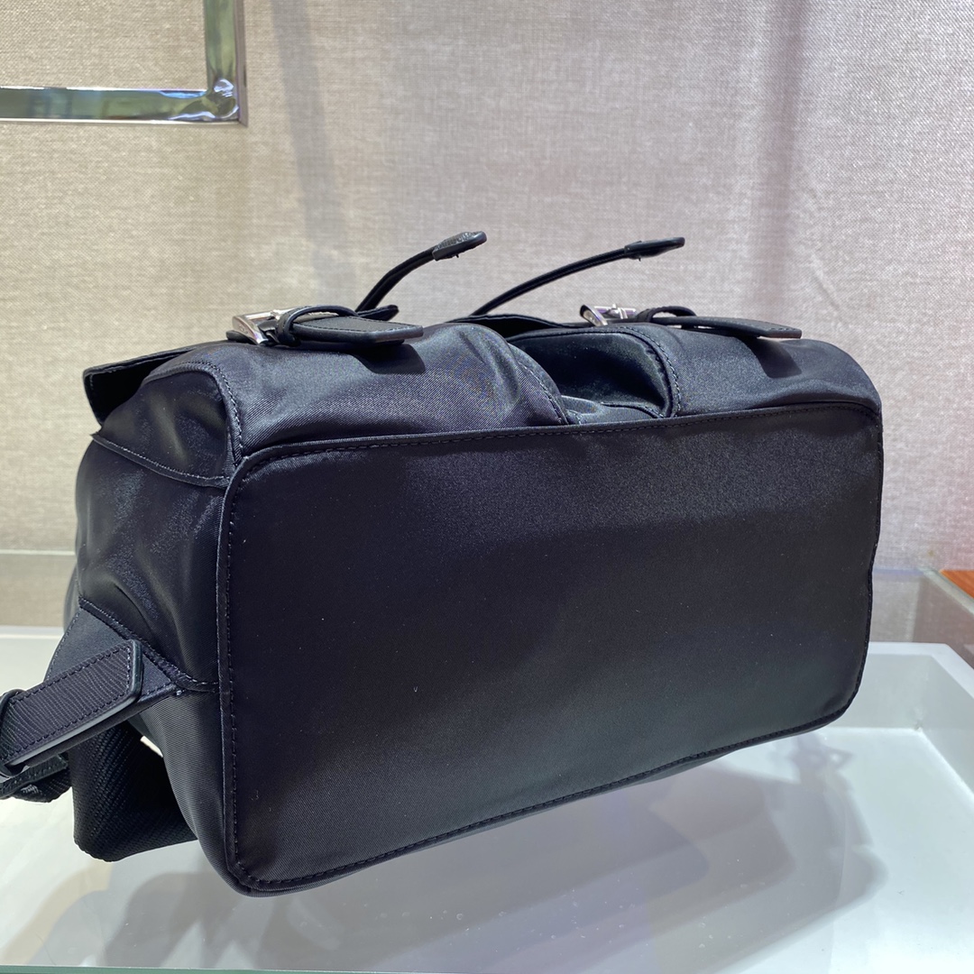 Pra*a small backpack