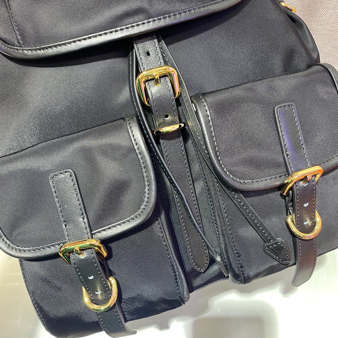 Pra*a small backpack