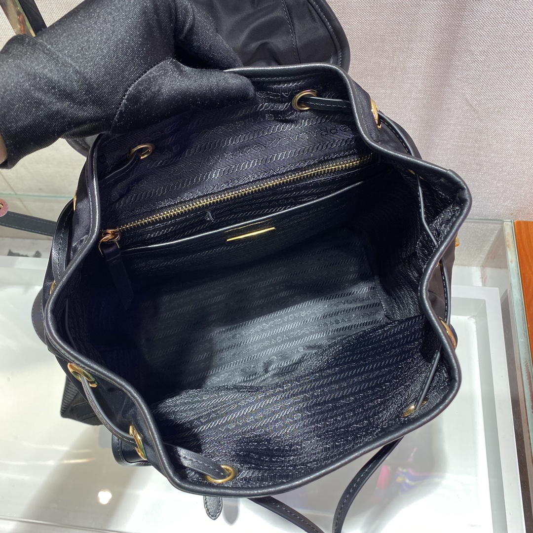 Pra*a small backpack