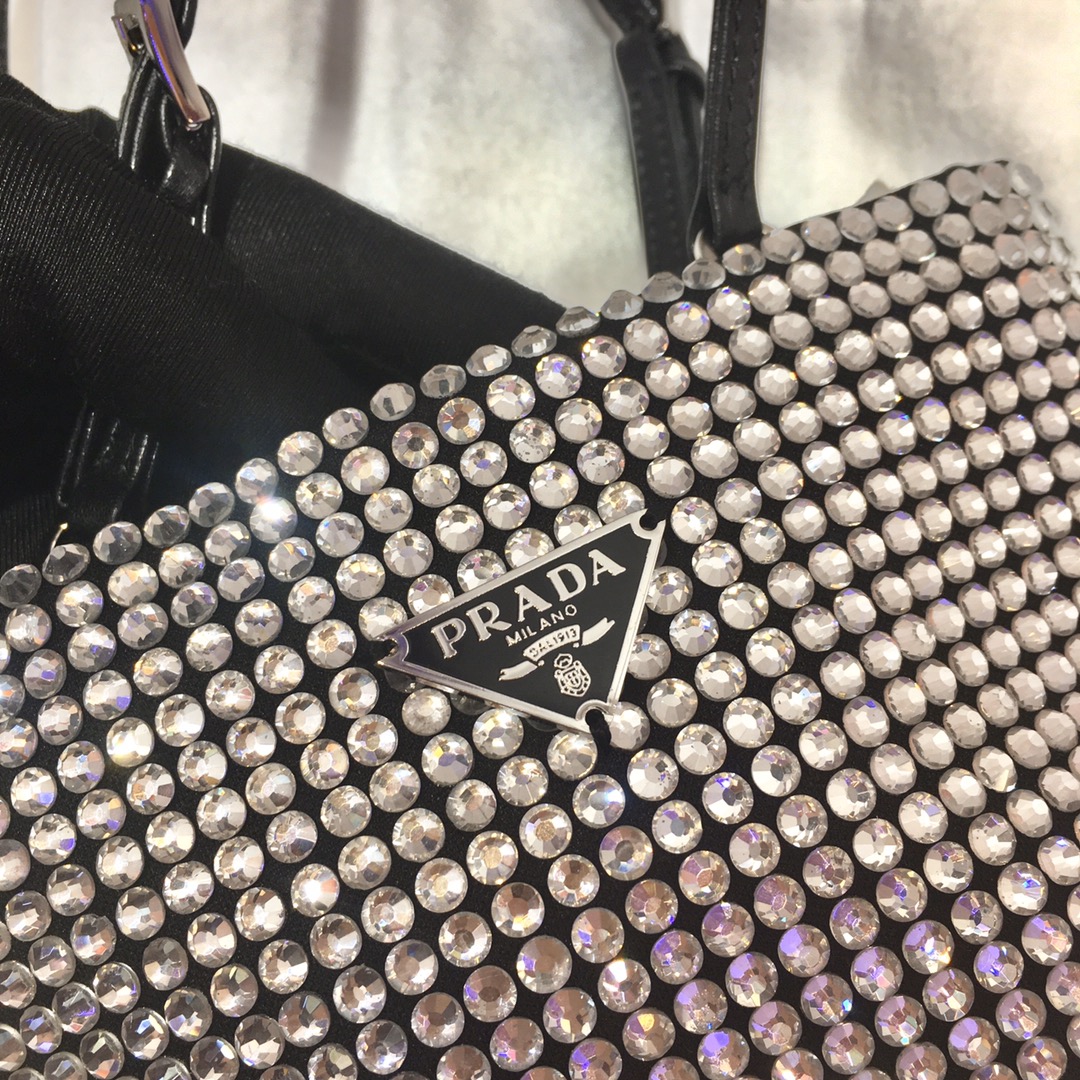 Pra*a handbag
