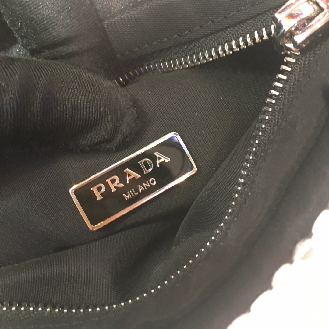 Pra*a handbag