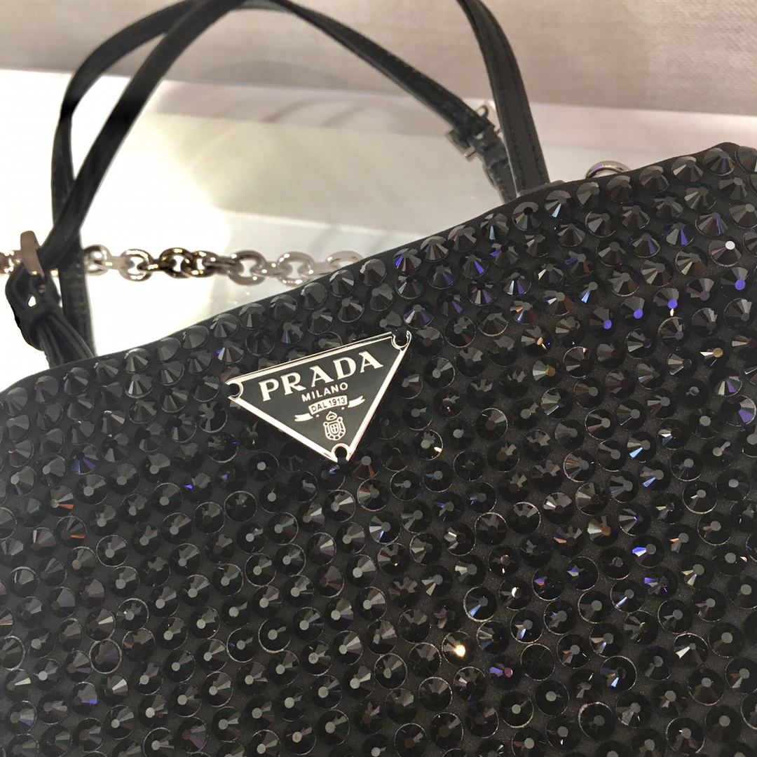 Pra*a handbag