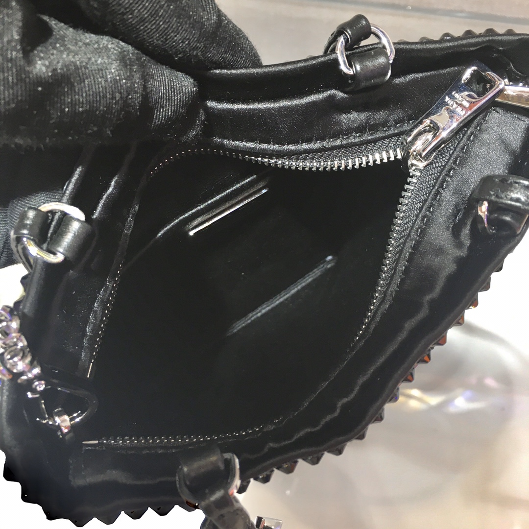 Pra*a handbag