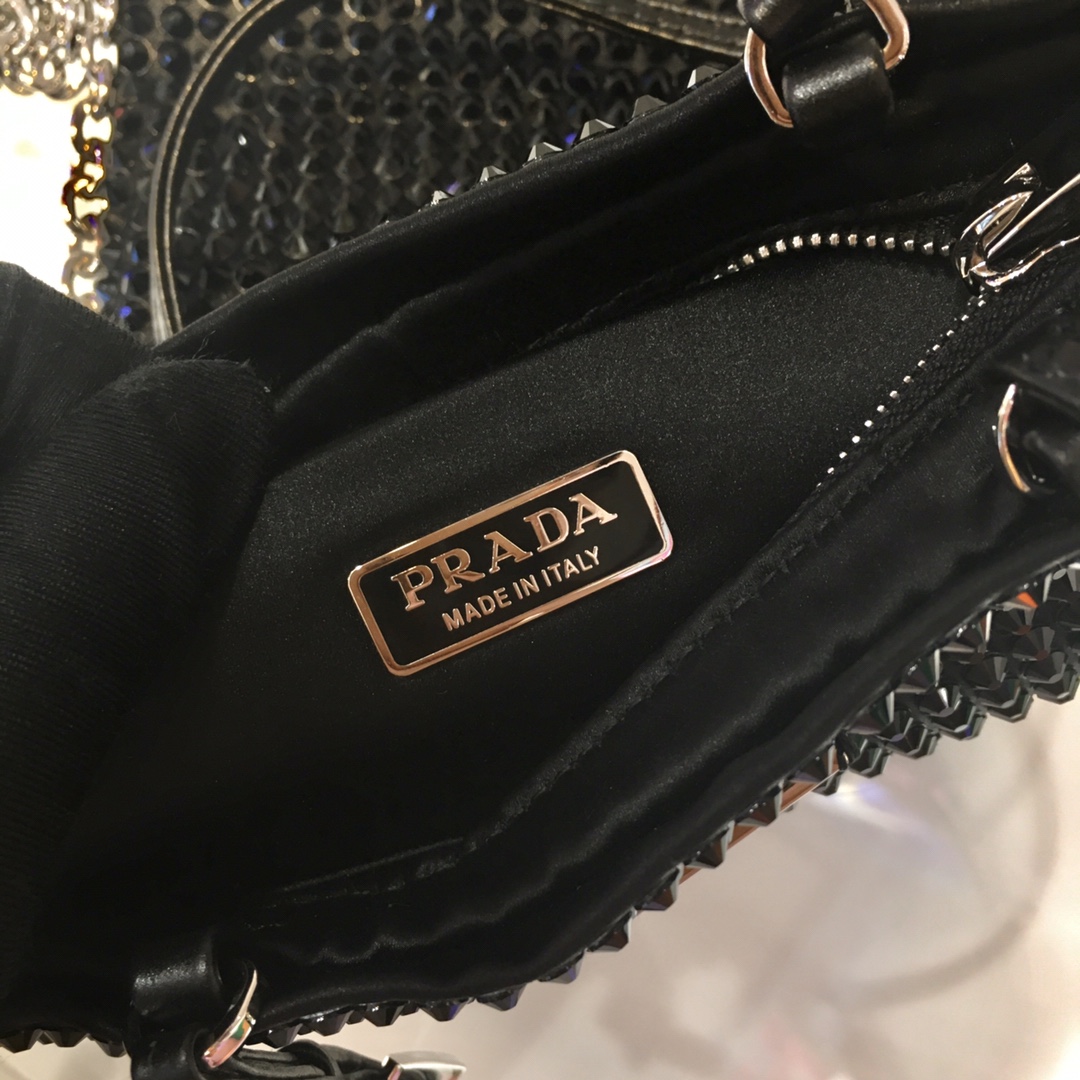 Pra*a handbag