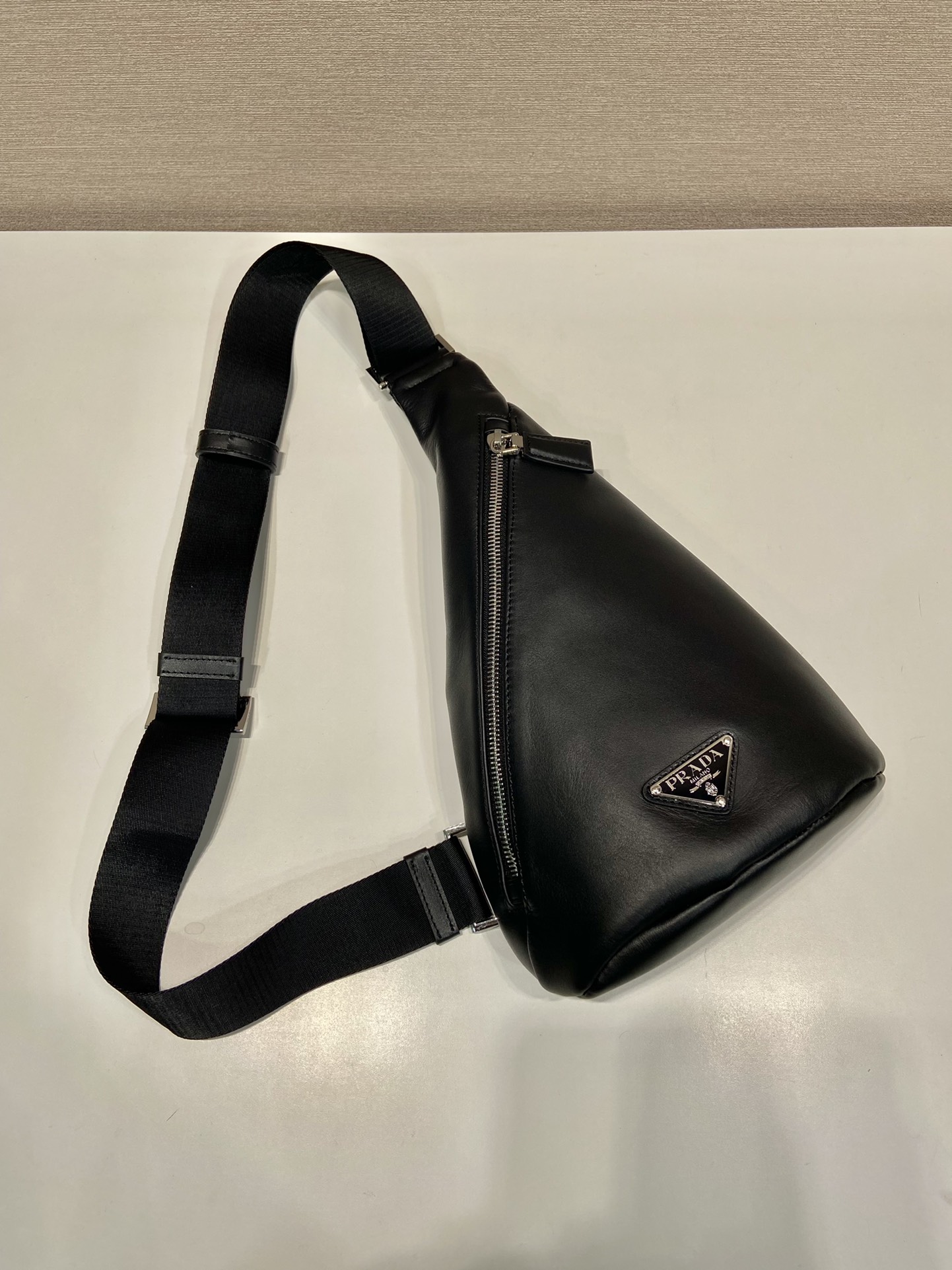 Pra*a cross leather bag