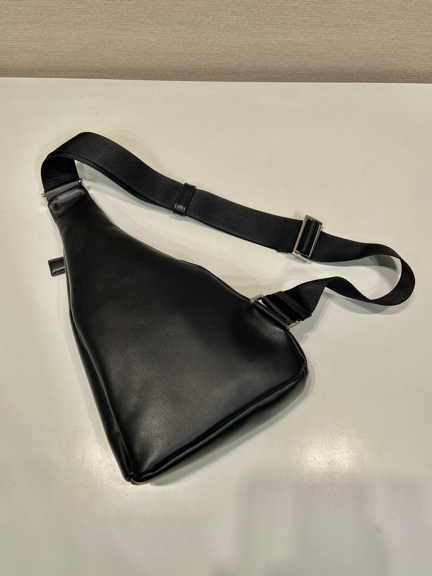 Pra*a cross leather bag