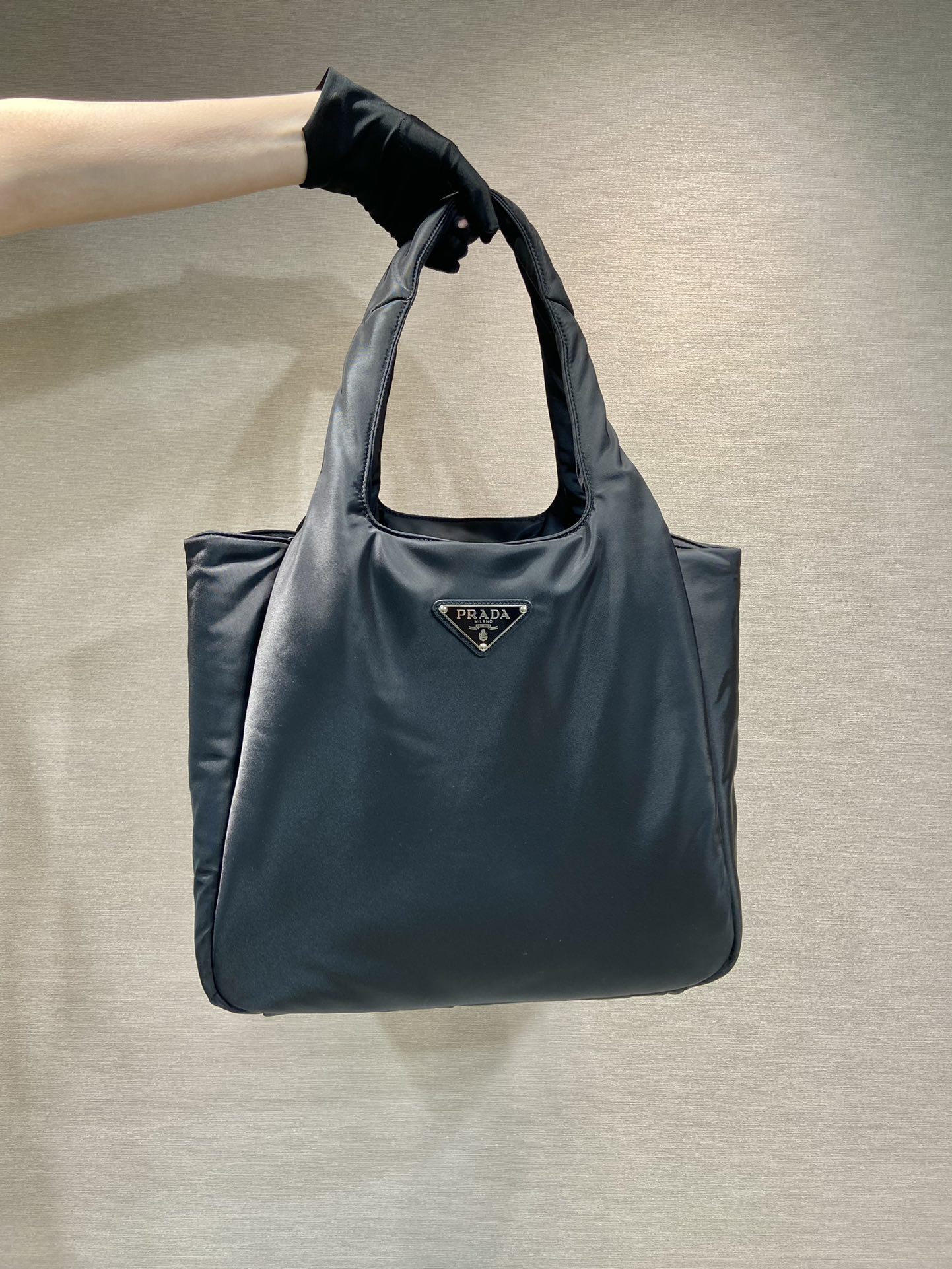 Pra*a large padded re-nylon tote bag