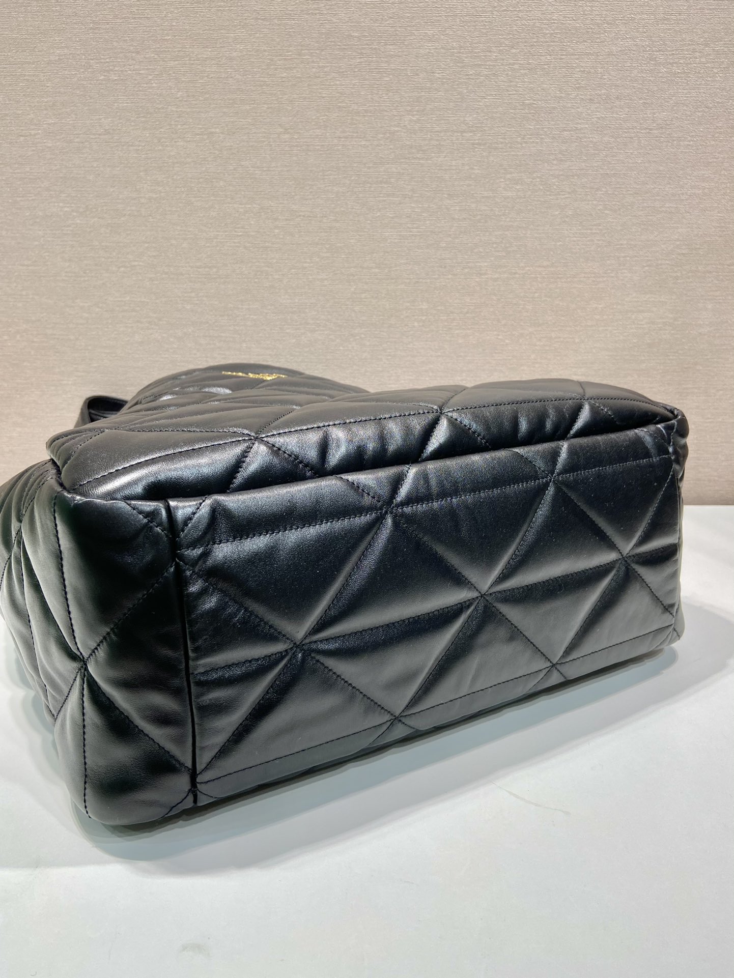Pra*a large padded leather tote bag