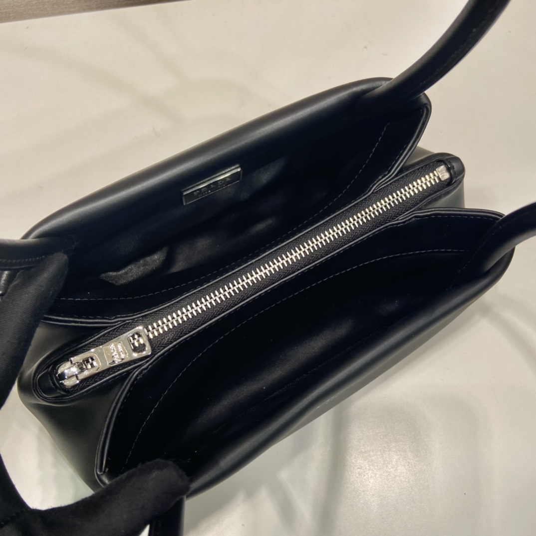 Pra*a leather mini-bag