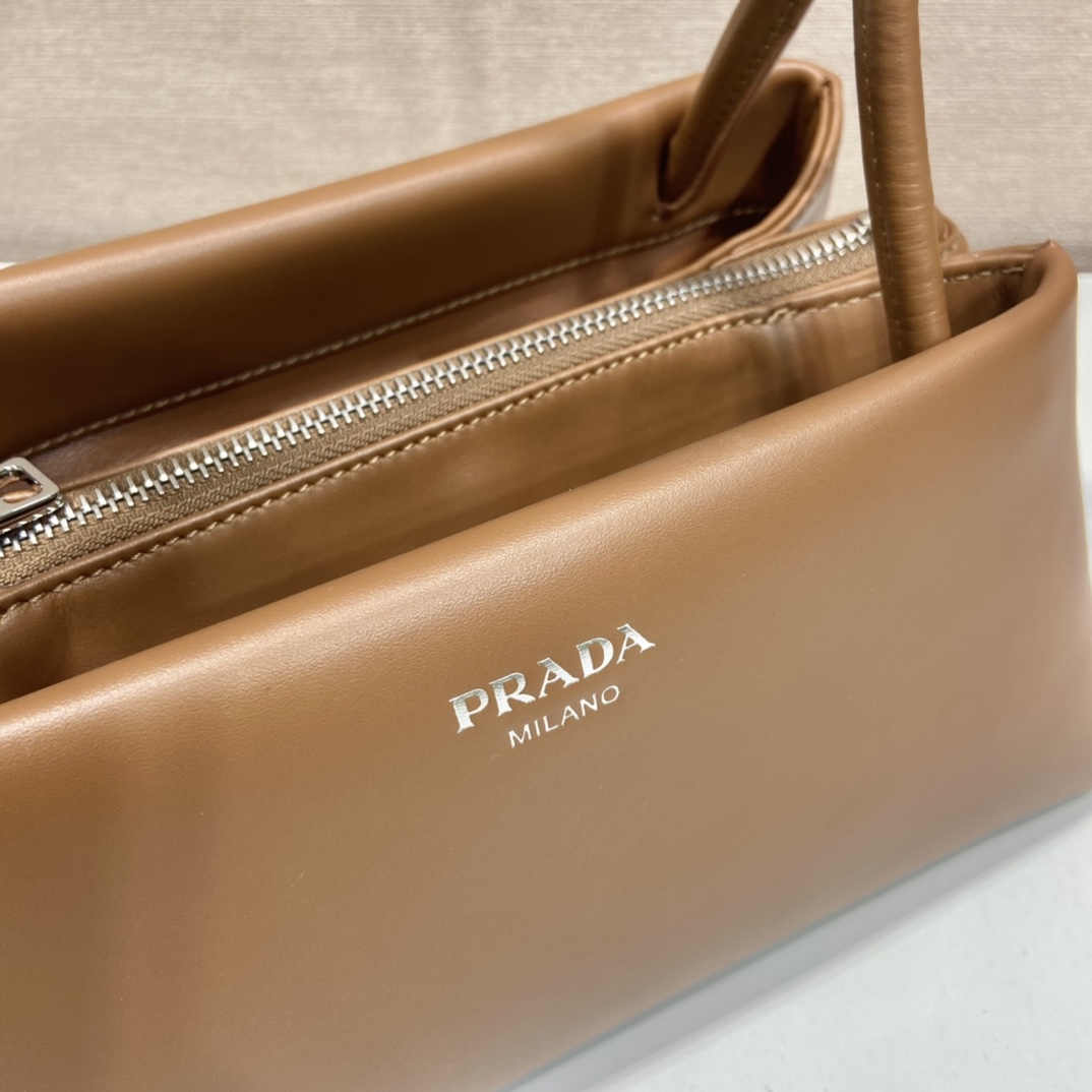 Pra*a leather mini-bag