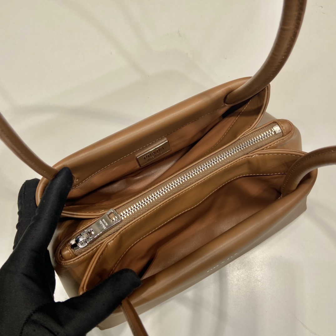Pra*a leather mini-bag