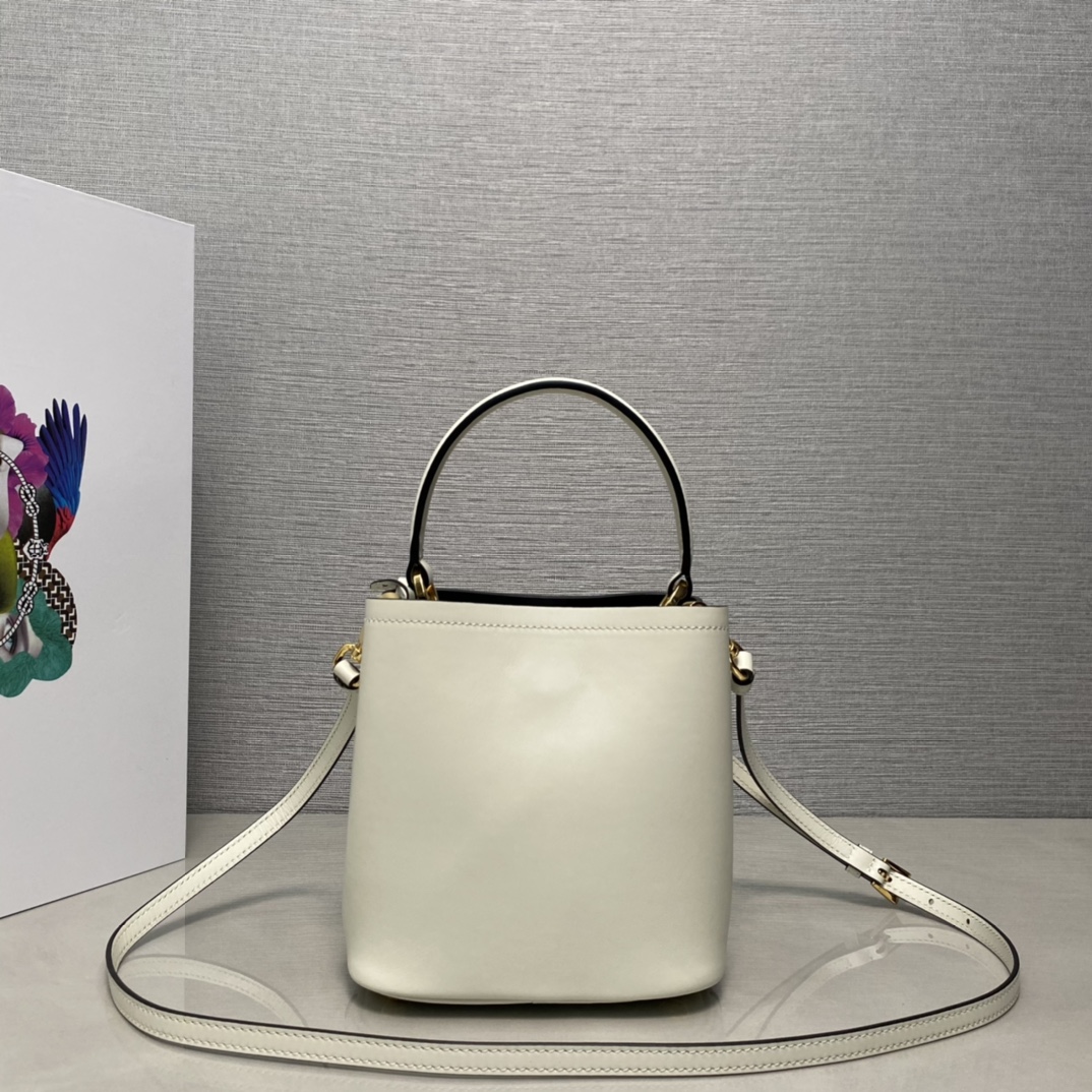 Pra*a panier mini bag
