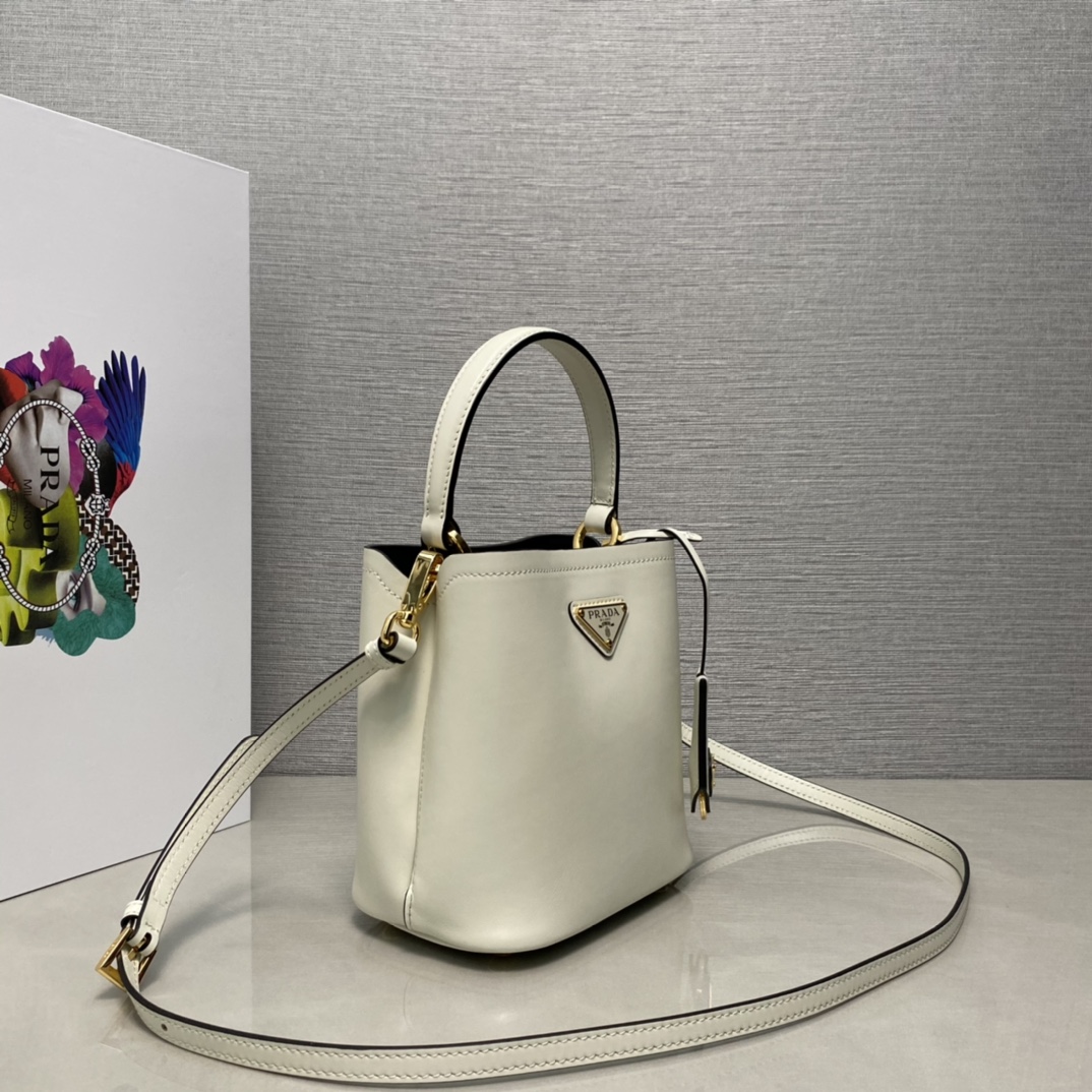 Pra*a panier mini bag