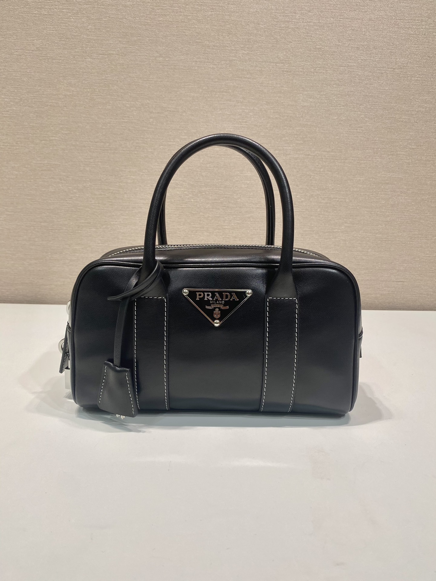 Pra*a boston bag