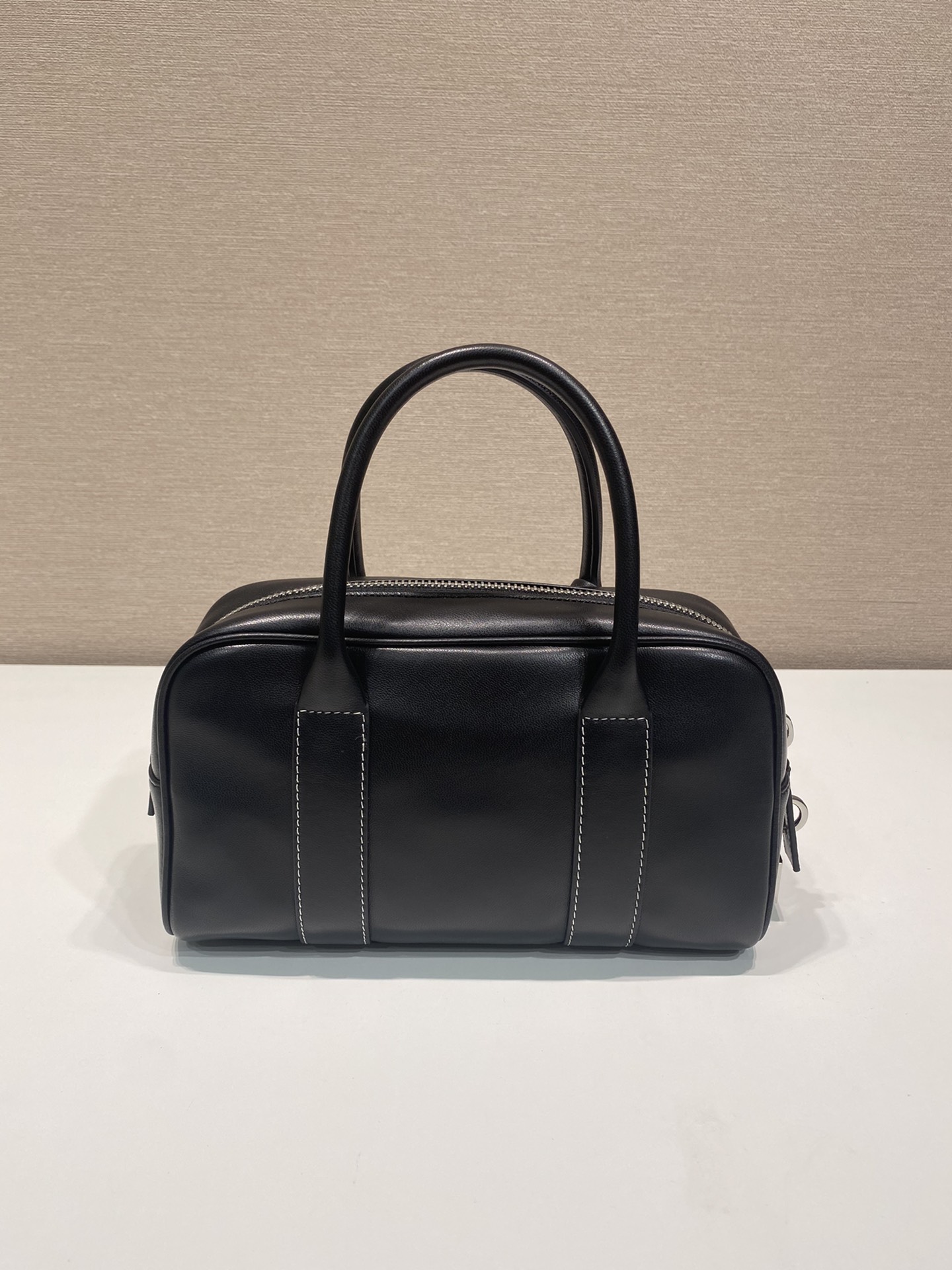 Pra*a boston bag