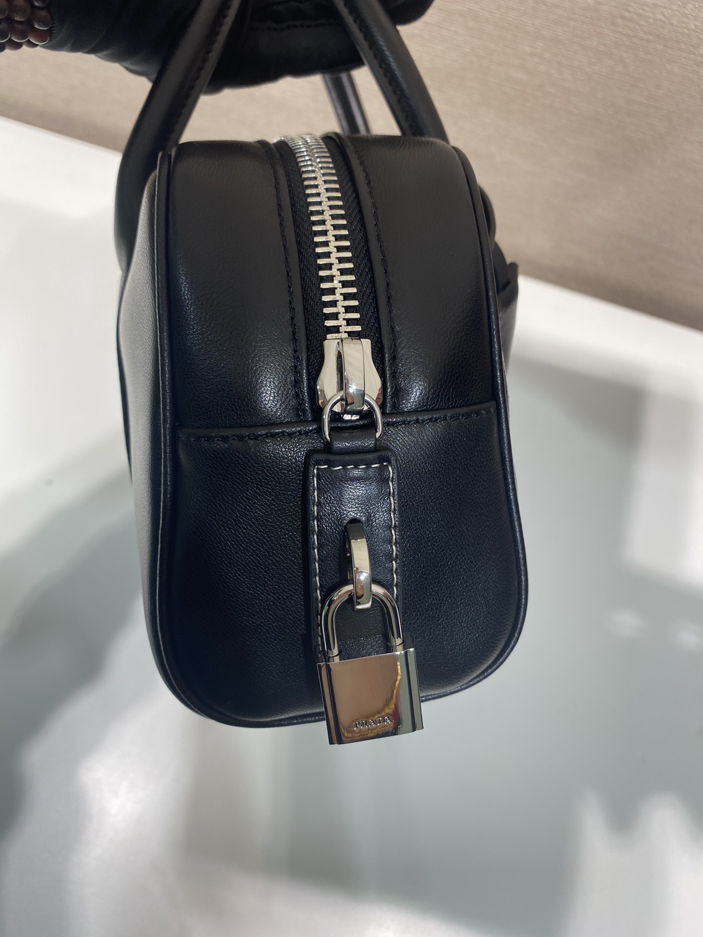 Pra*a boston bag
