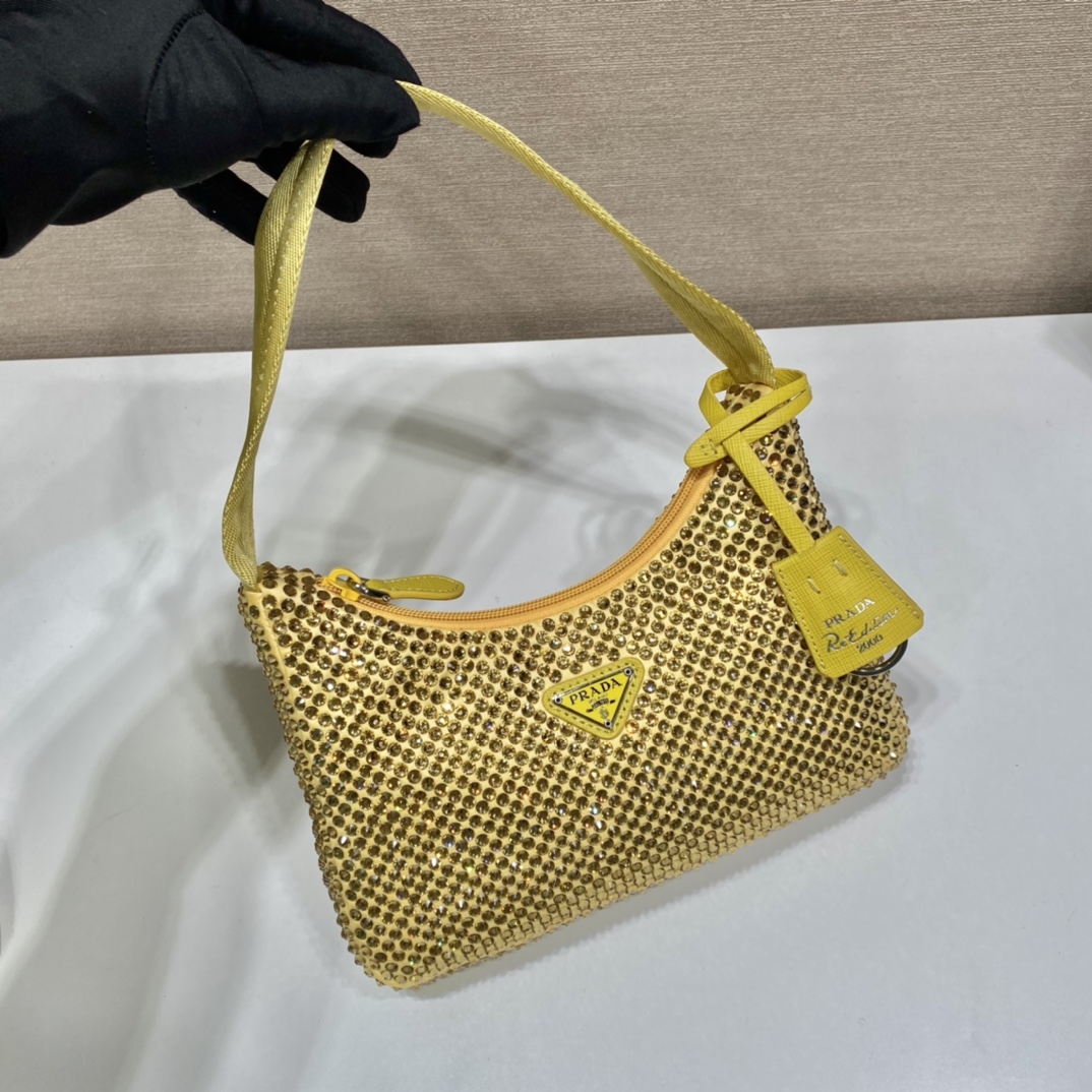 Pra*a hobo bag
