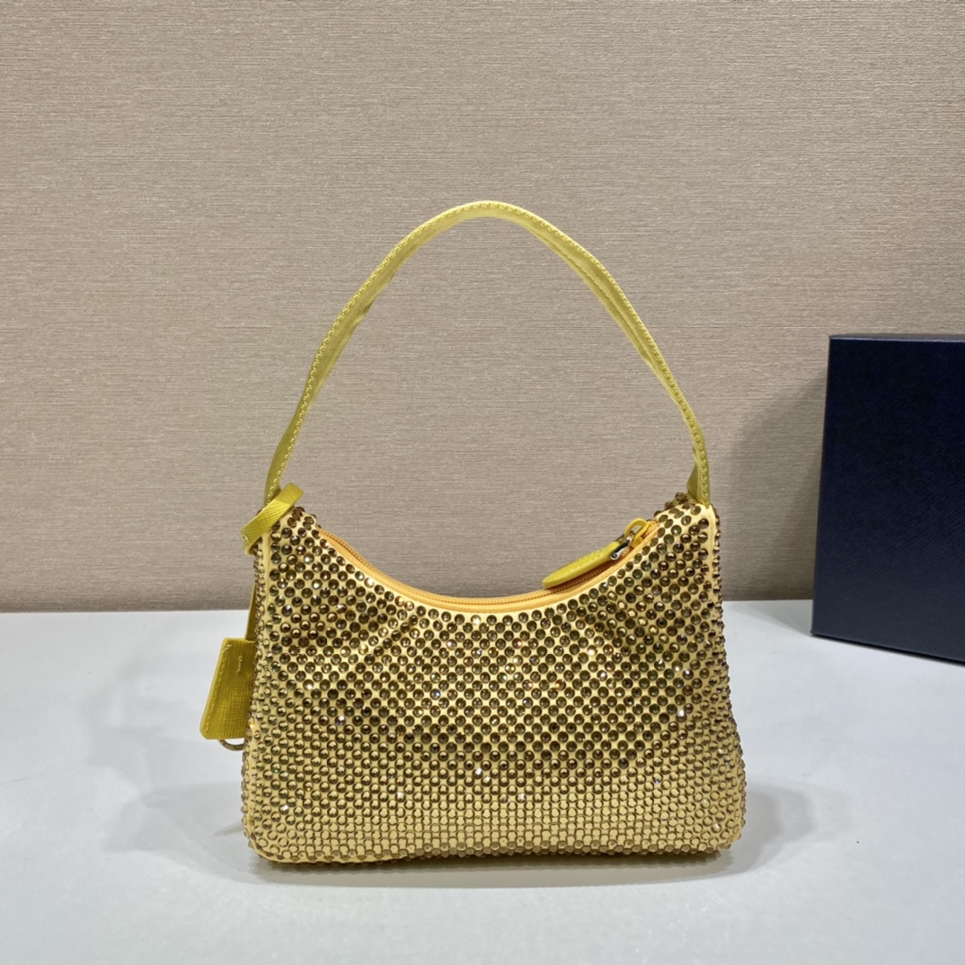 Pra*a hobo bag