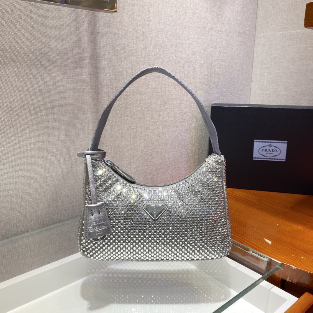 Pra*a hobo bag