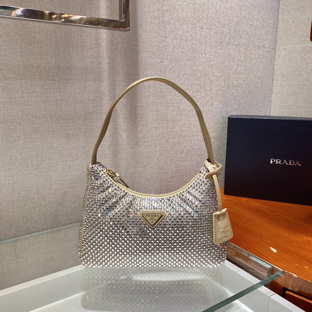 Pra*a hobo bag