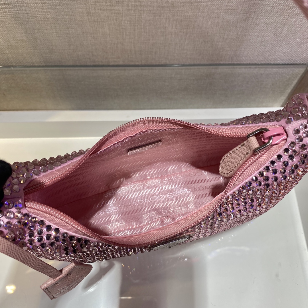 Pra*a hobo bag