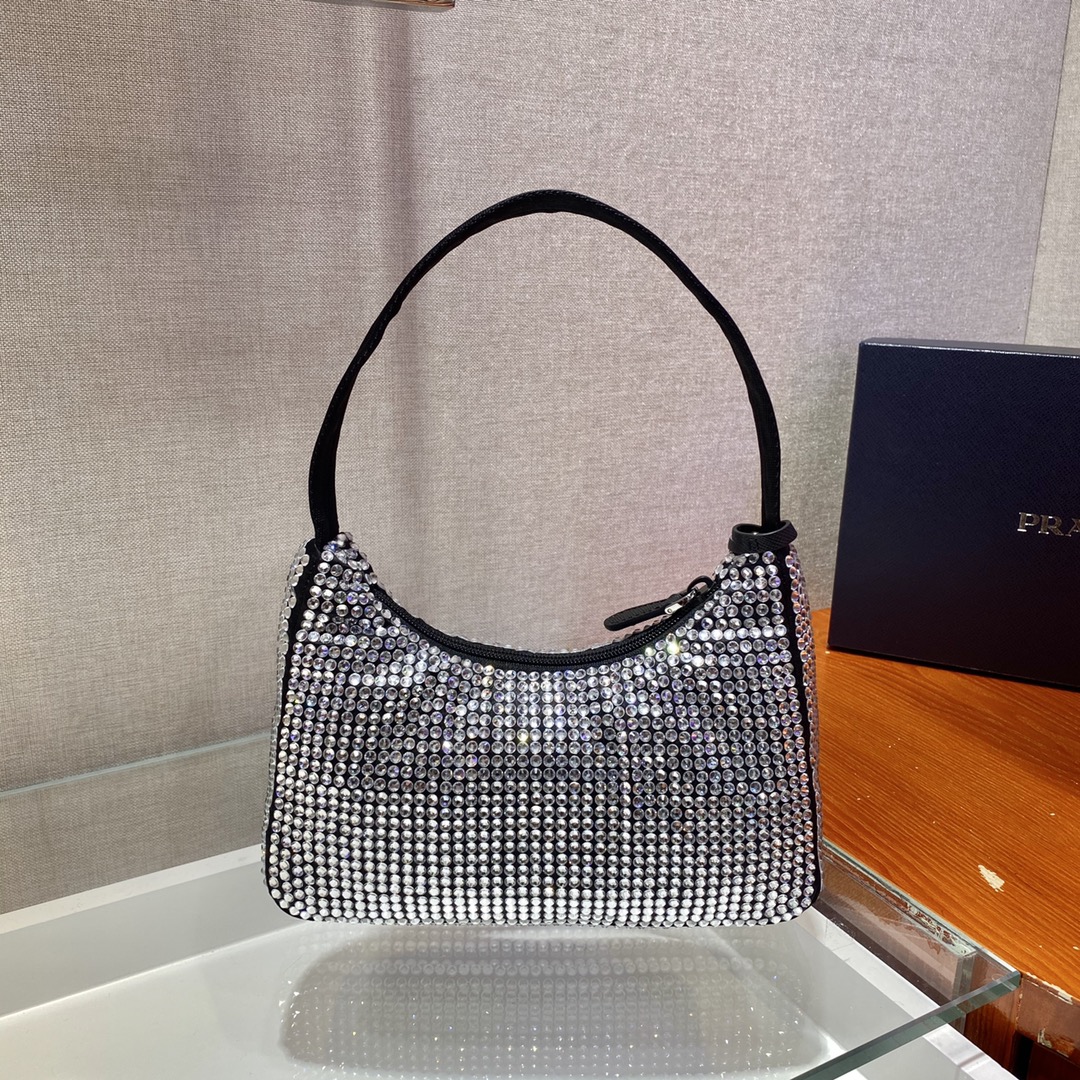 Pra*a hobo bag