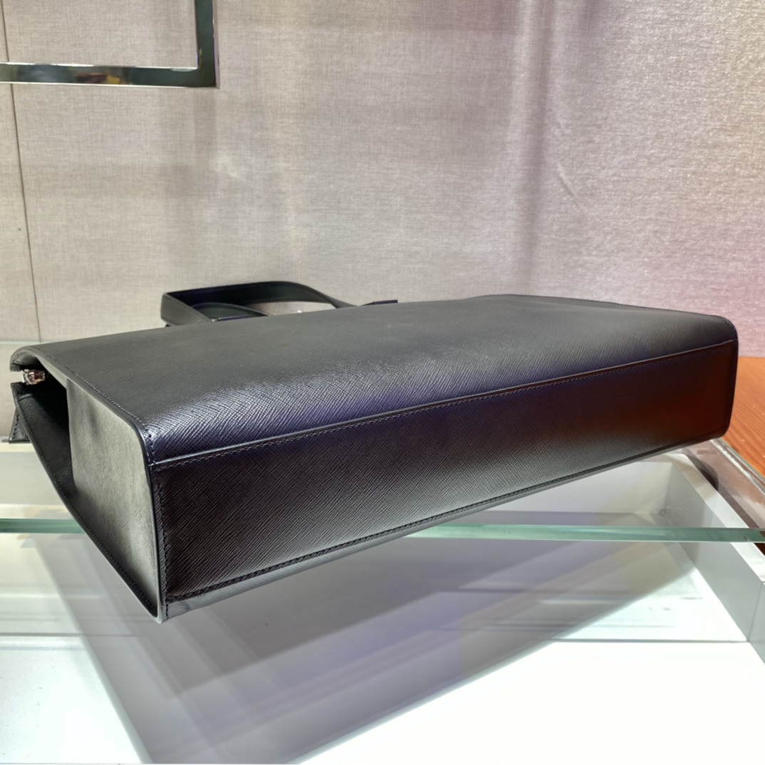 Pra*a saffiano leather tote