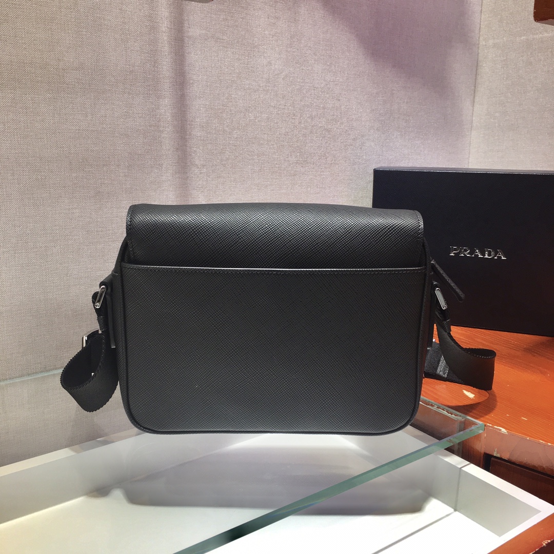 Pra*a messenger bag