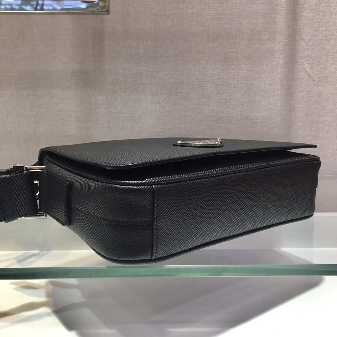 Pra*a messenger bag