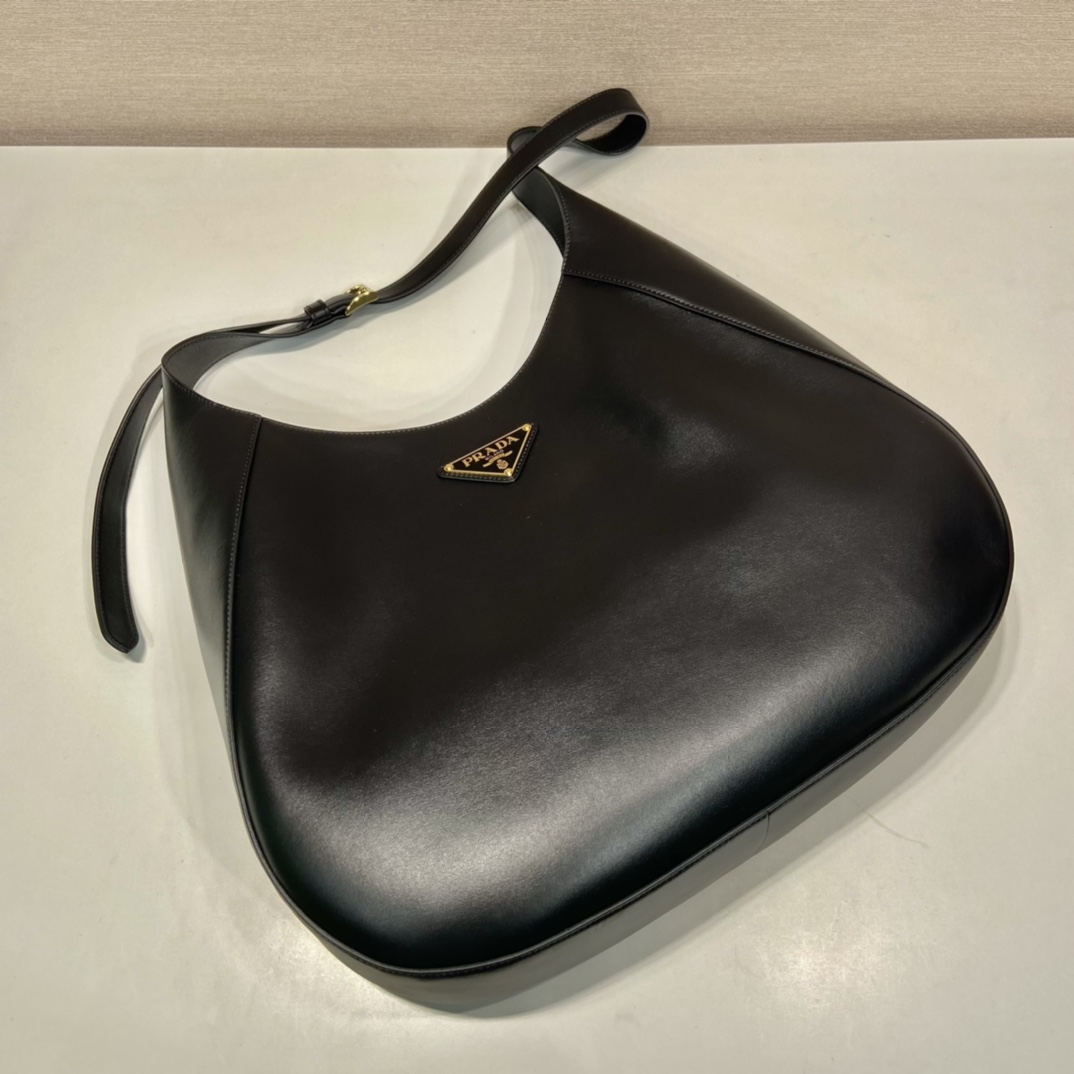 Pra*a large leather shoulder bag with topstitching