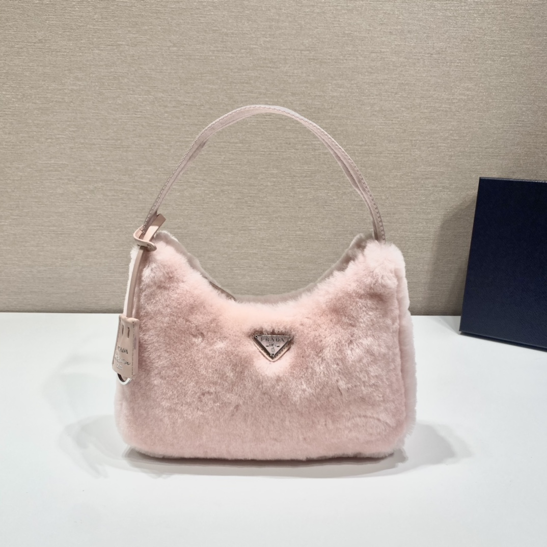 Pra*a hobo bag