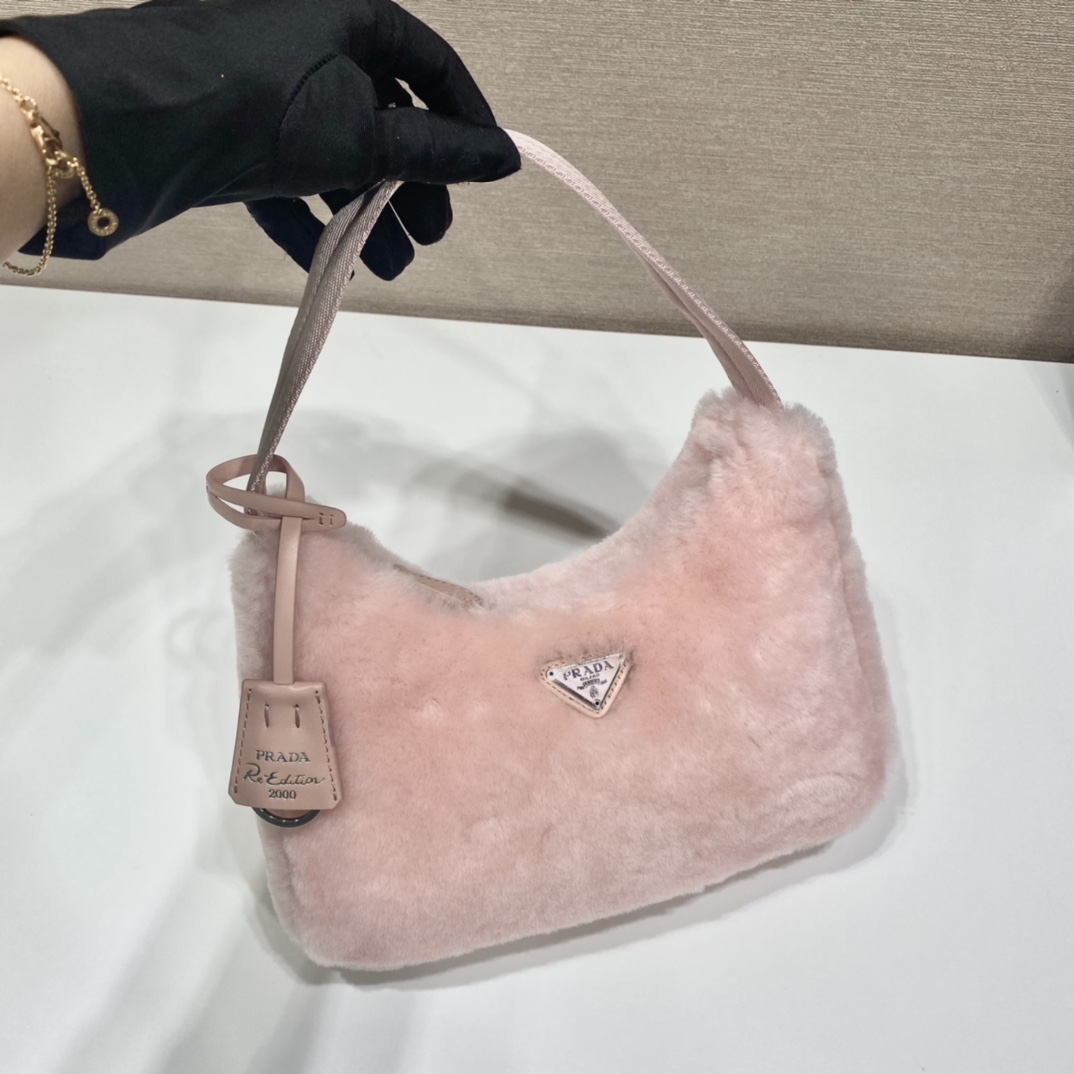 Pra*a hobo bag