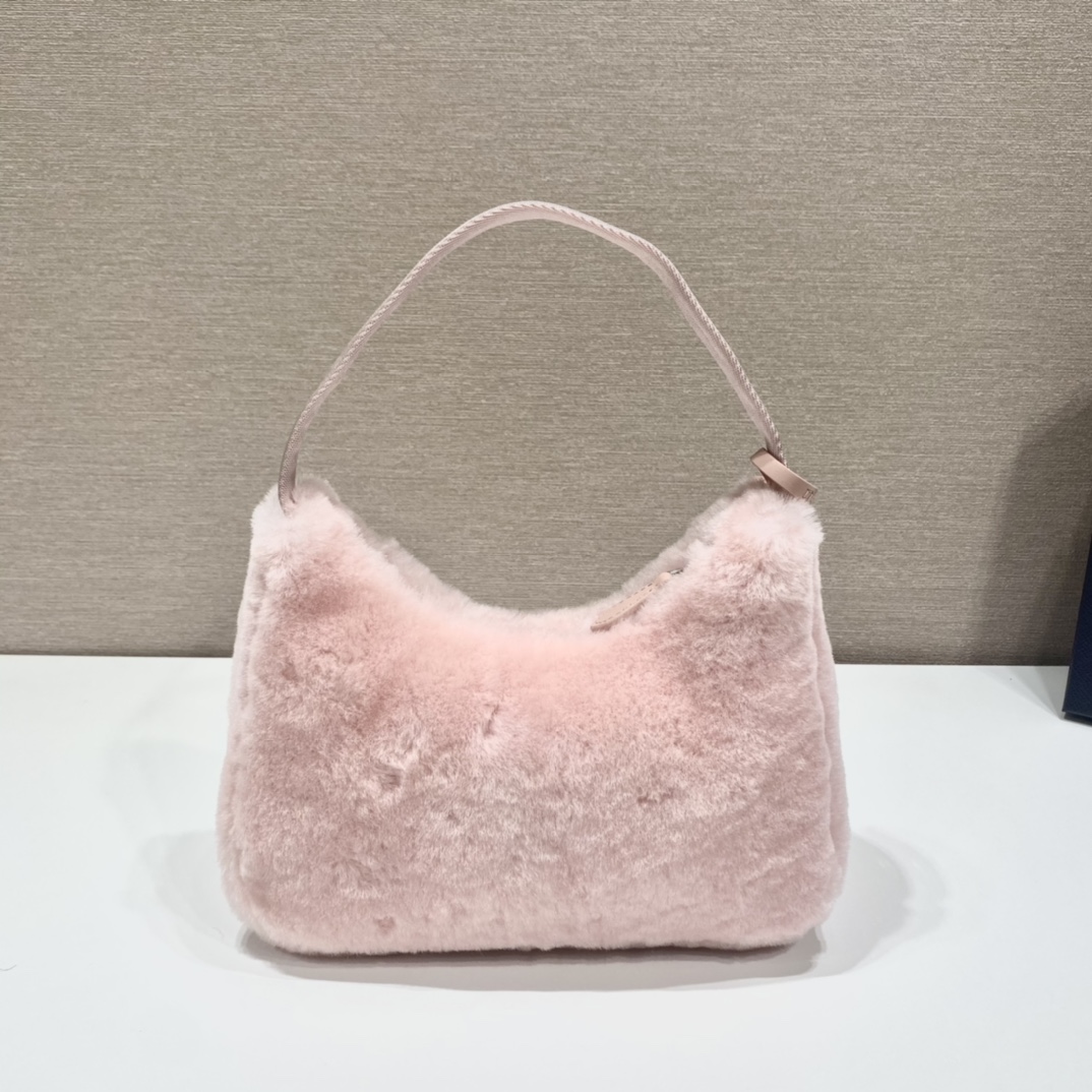 Pra*a hobo bag