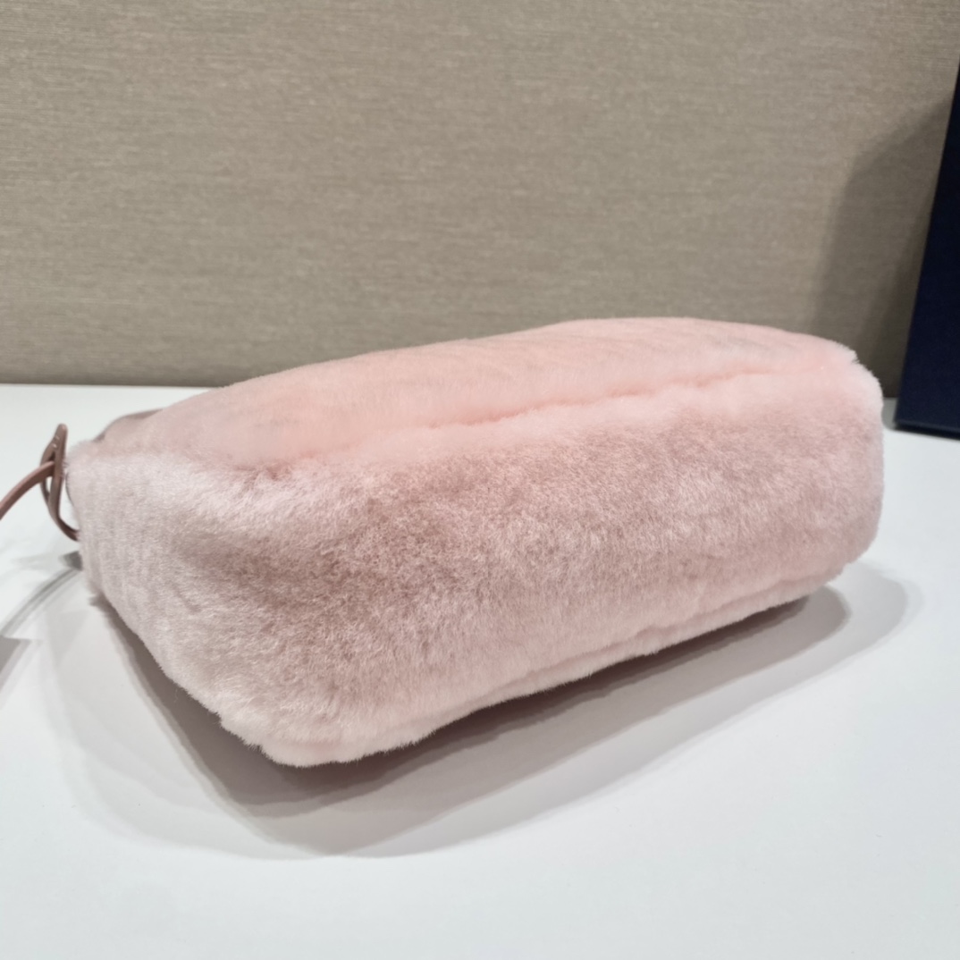 Pra*a hobo bag