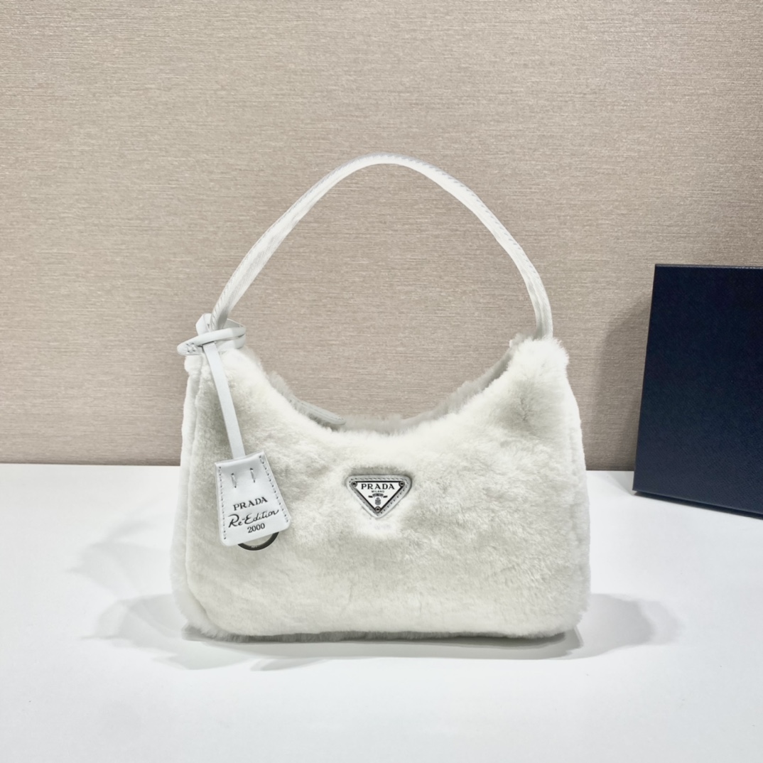 Pra*a hobo bag