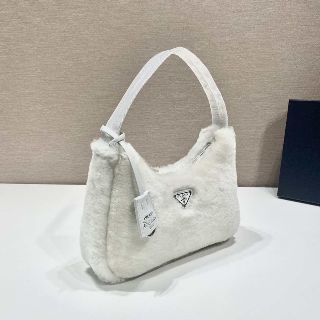 Pra*a hobo bag