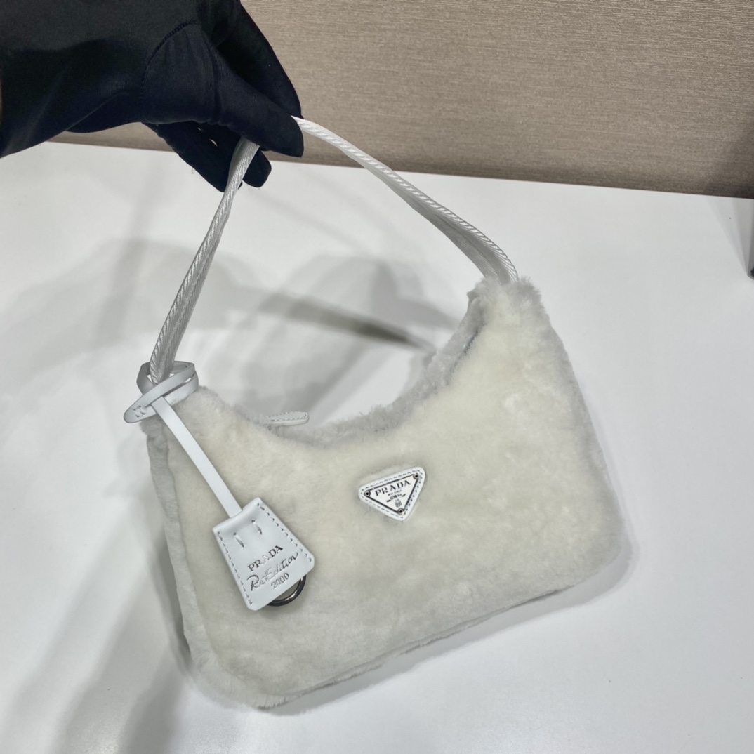 Pra*a hobo bag
