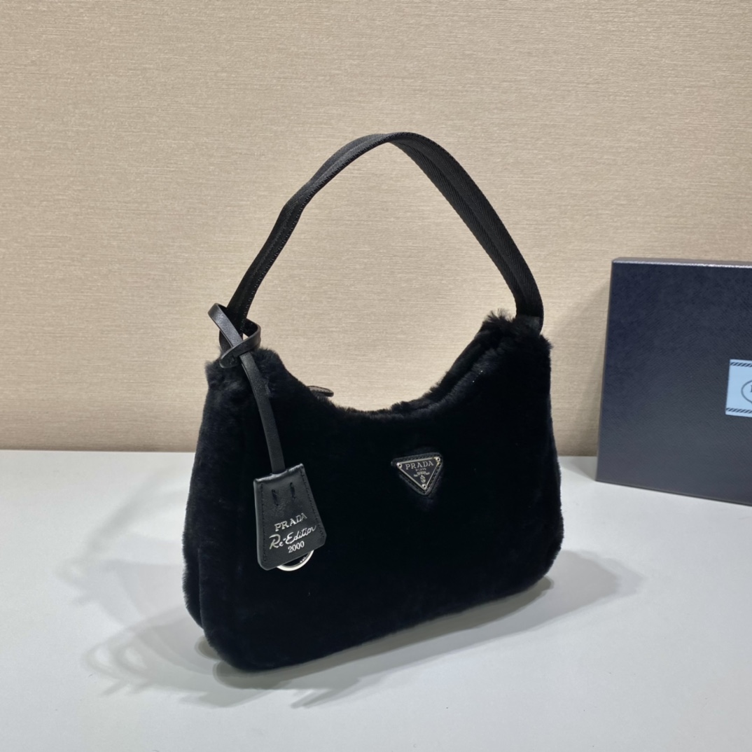 Pra*a hobo bag
