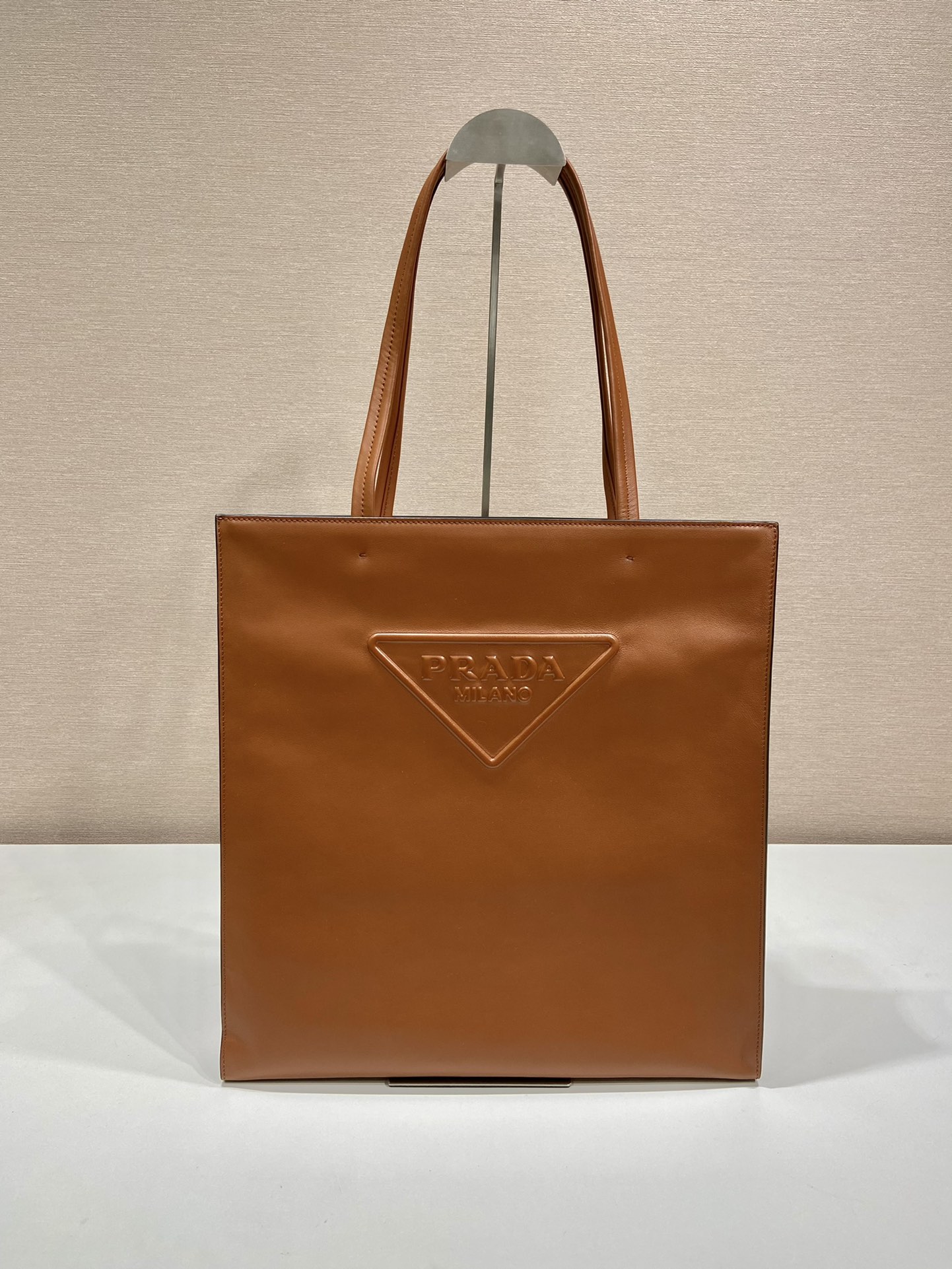 Pra*a leather tote bag