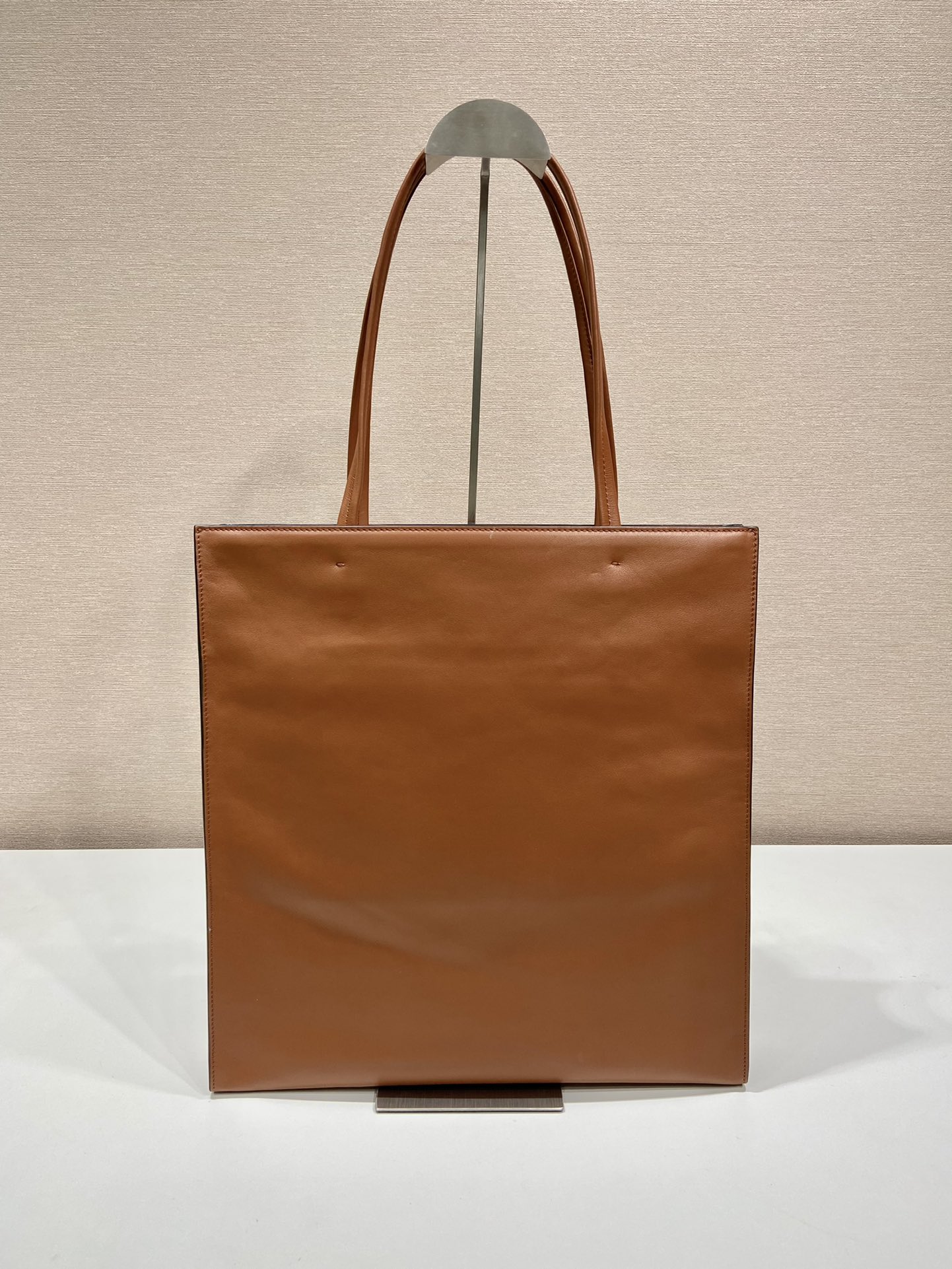 Pra*a leather tote bag
