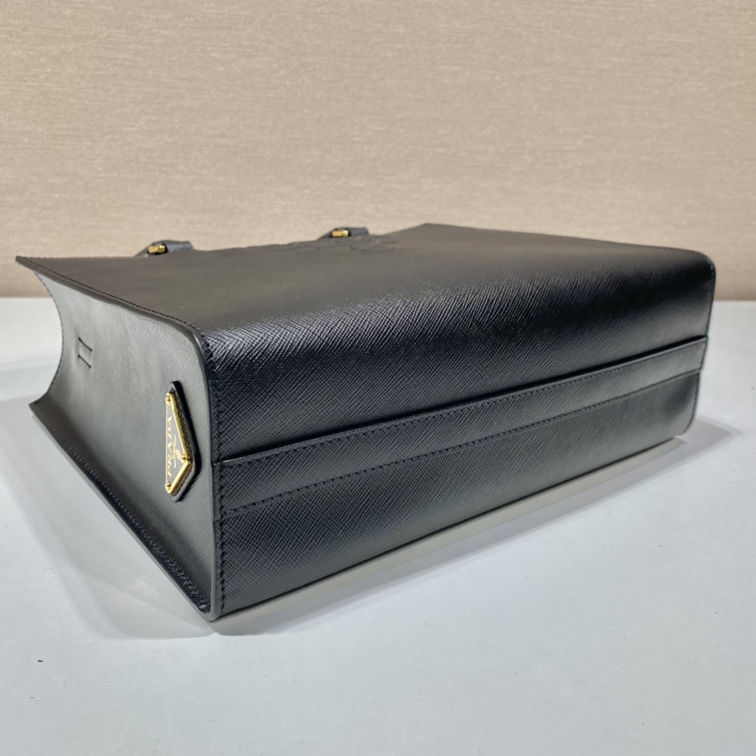 Pra*a medium saffiano leather handbag