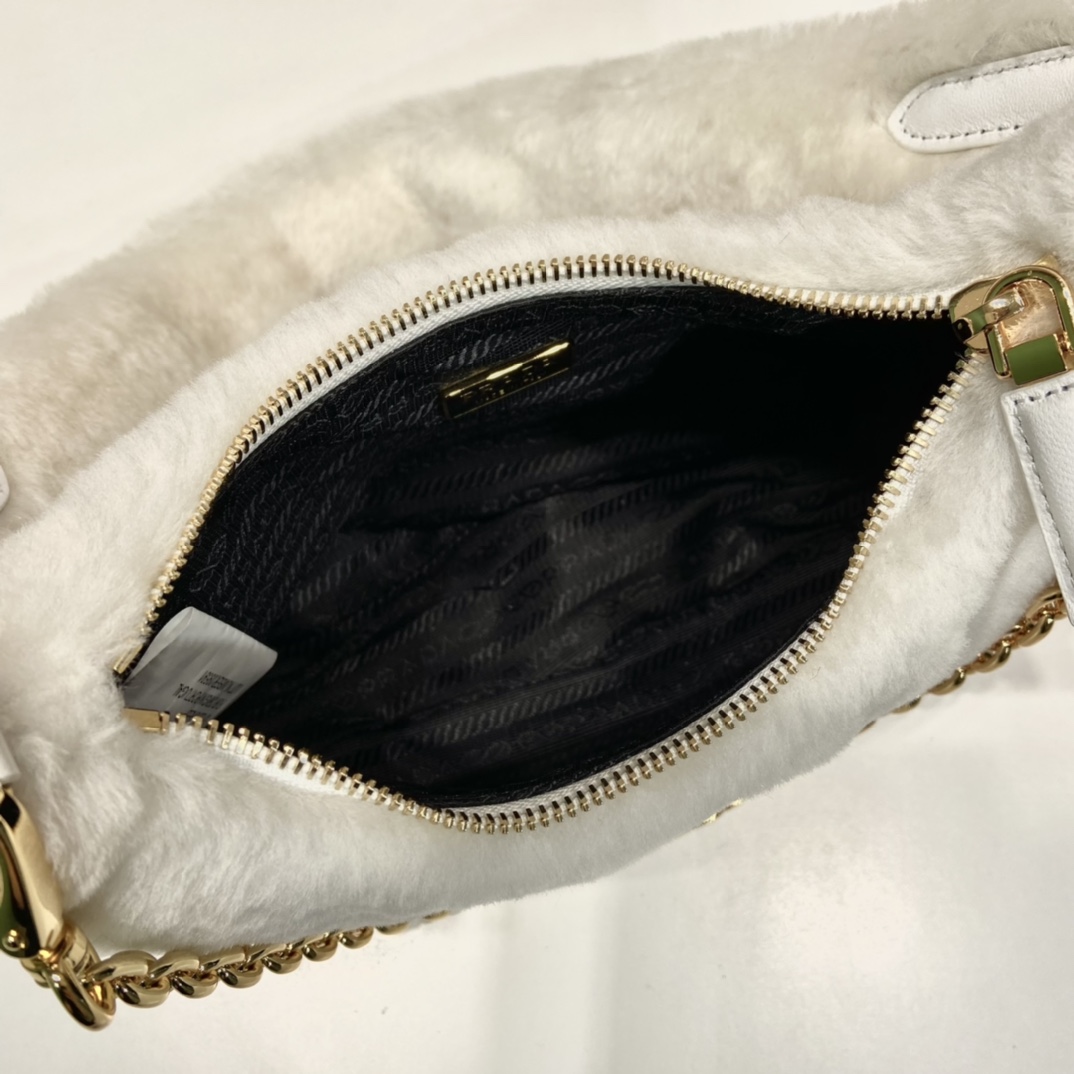Pra*a re-edition 1995 hobo bag