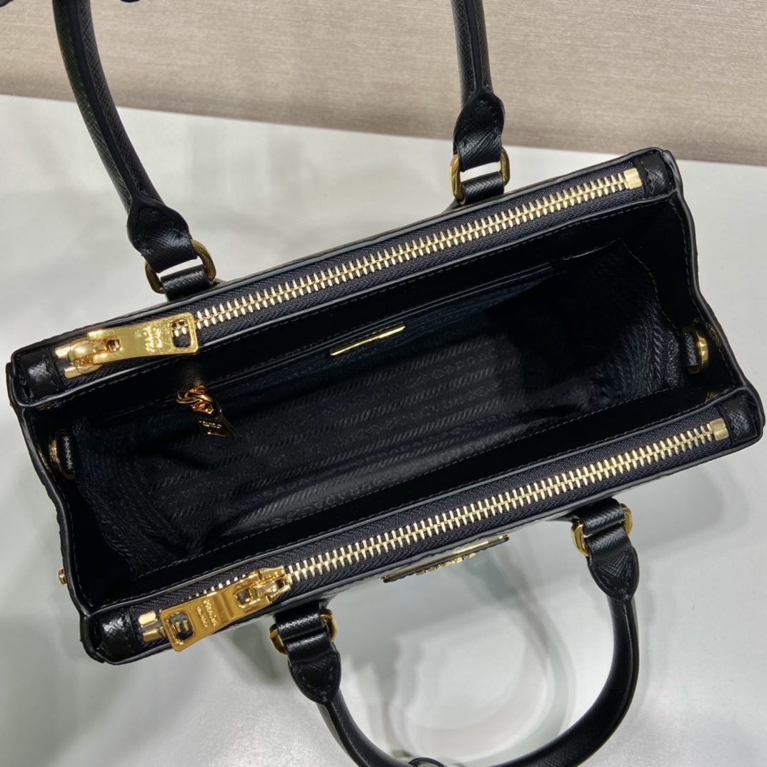 small Pra*a galleria saffiano leather bag