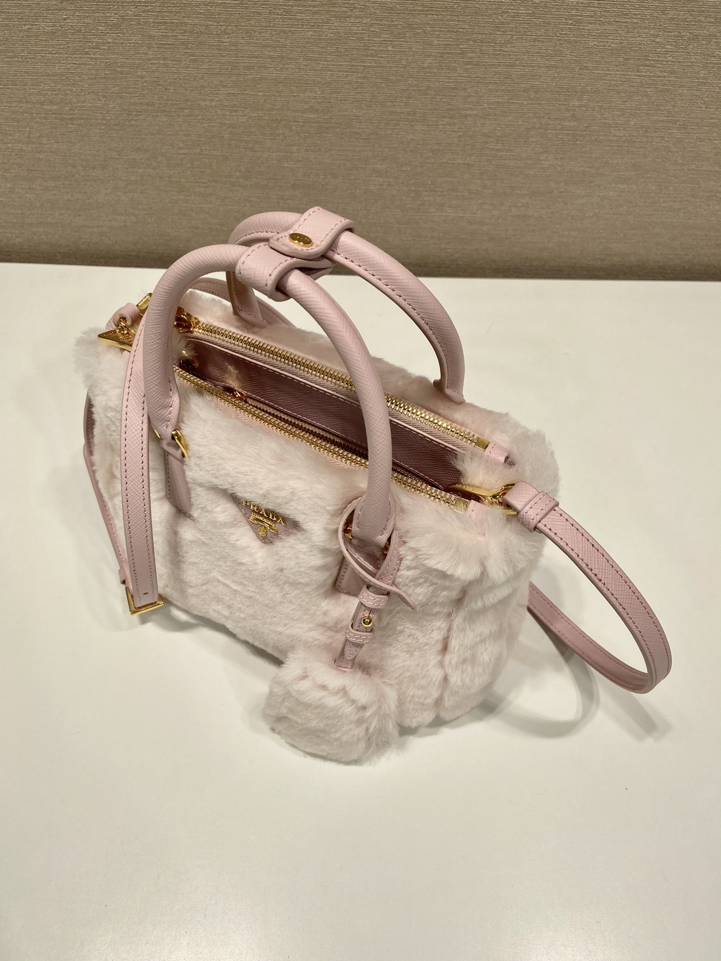 Pra*a galleria saffiano shearling top-handle bag