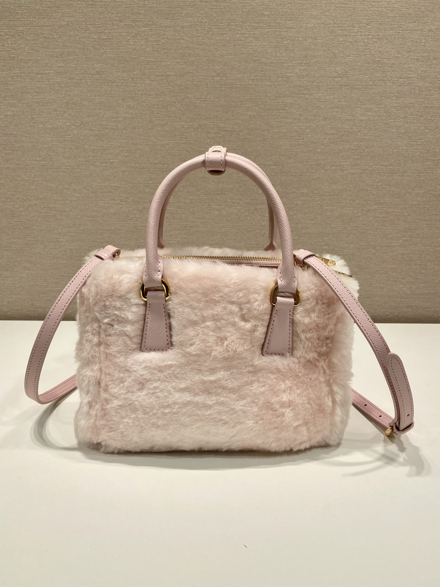 Pra*a galleria saffiano shearling top-handle bag