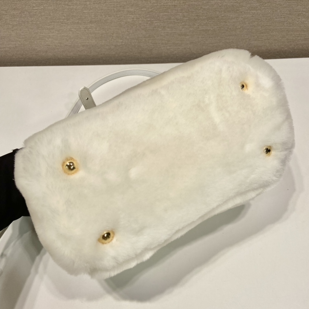 Pra*a galleria saffiano shearling top-handle bag